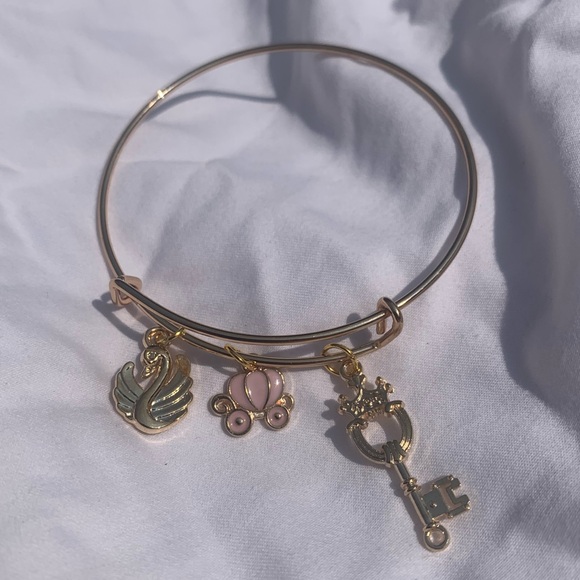 Brand New! Handmade! Adjustable Charm Bracelet - Picture 2 of 4